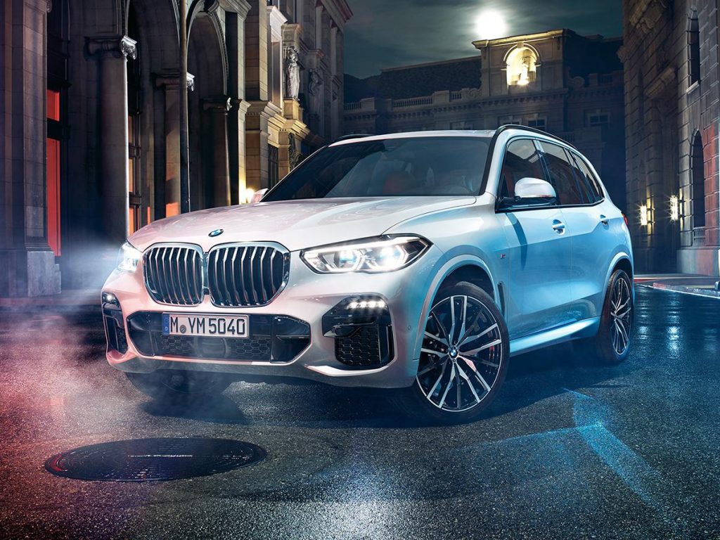 La BMW X5 sur une voie