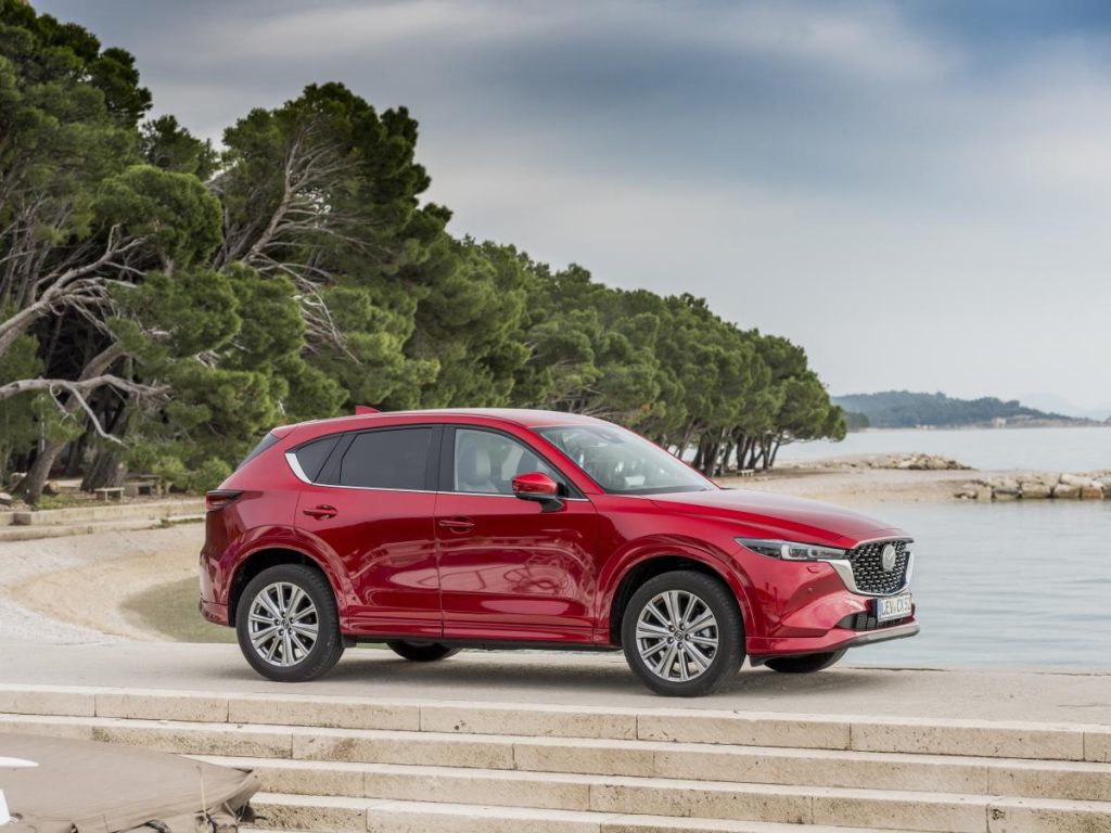 Le véhicule 2024 MAZDA CX-5